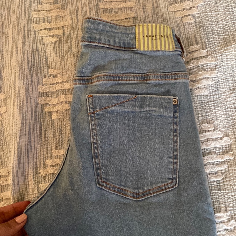 Women’s Zara light jeans